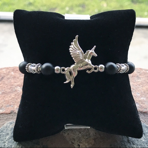 Pegasus unicorn mythical onyx & crystal bracelet - Picture 5 of 8